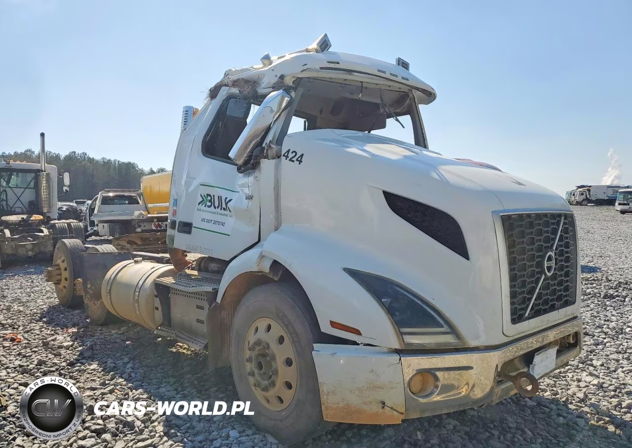 2019 Volvo Vnr Semi Truck
