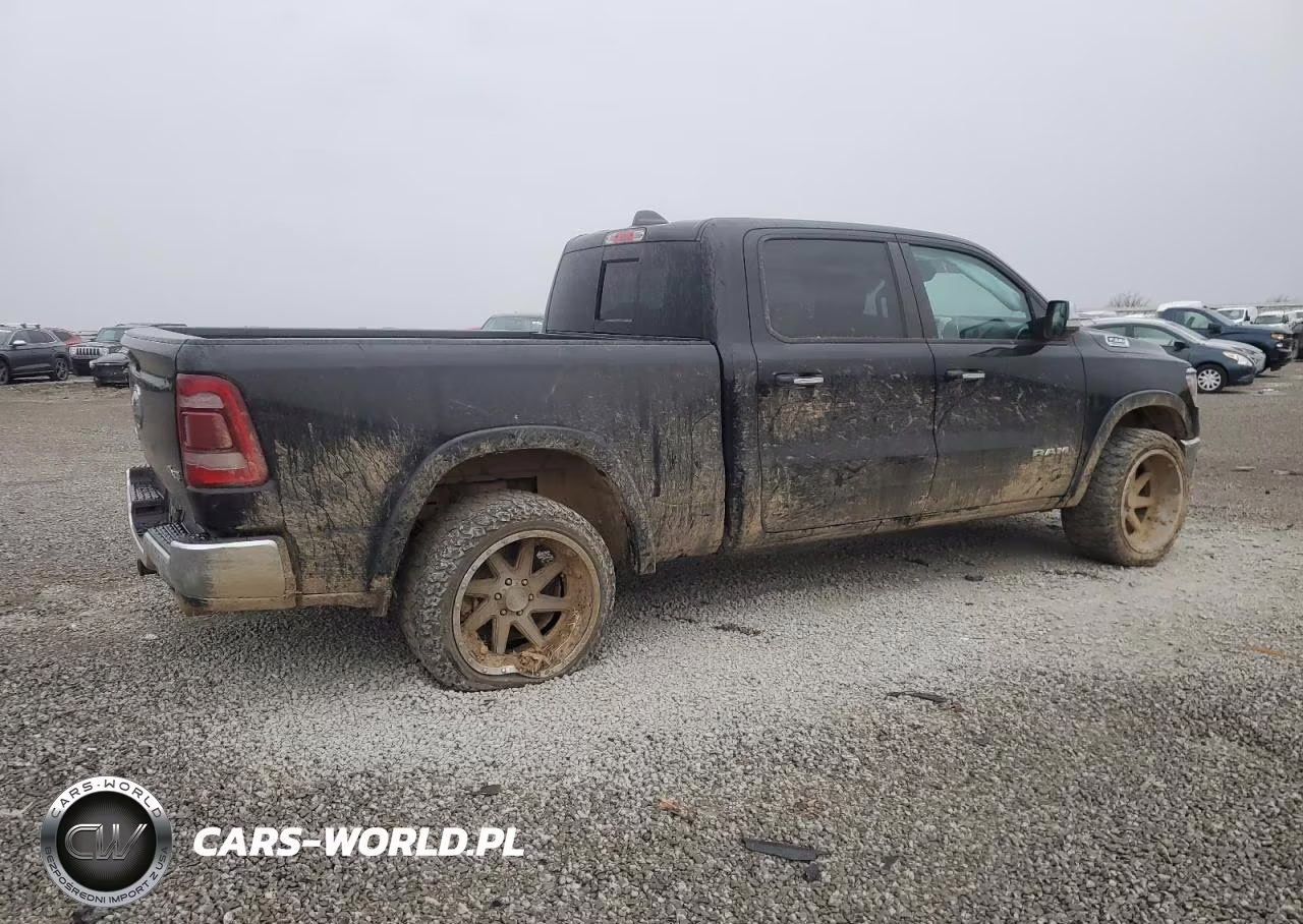 2019 Ram 1500 Laramie VIN:1C6SRFRT6KN822457 - 3