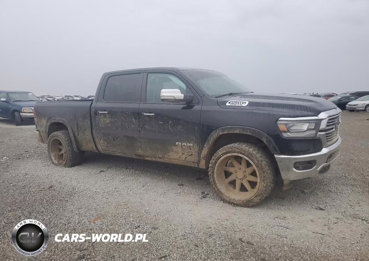 2019 Ram 1500 Laramie VIN:1C6SRFRT6KN822457 - 4