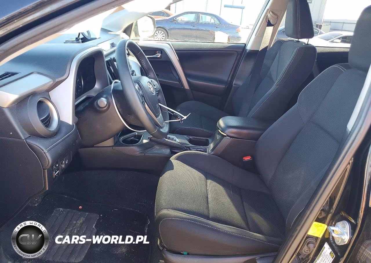 2017 Toyota Rav4 Xle VIN:2T3RFREV2HW641074 - 7