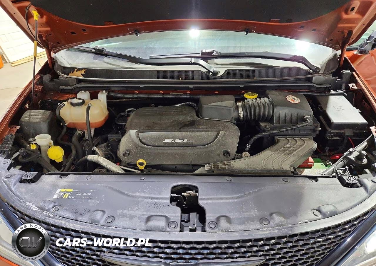 2018 Chrysler Pacifica Touring L VIN:2C4RC1BG2JR331216 - 12