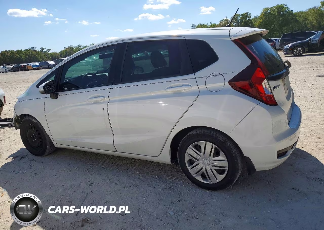 2018 Honda Fit Lx VIN:3HGGK5H49JM736058 - 2