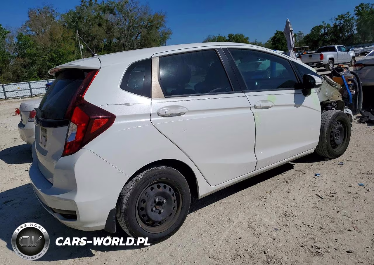 2018 Honda Fit Lx VIN:3HGGK5H49JM736058 - 3