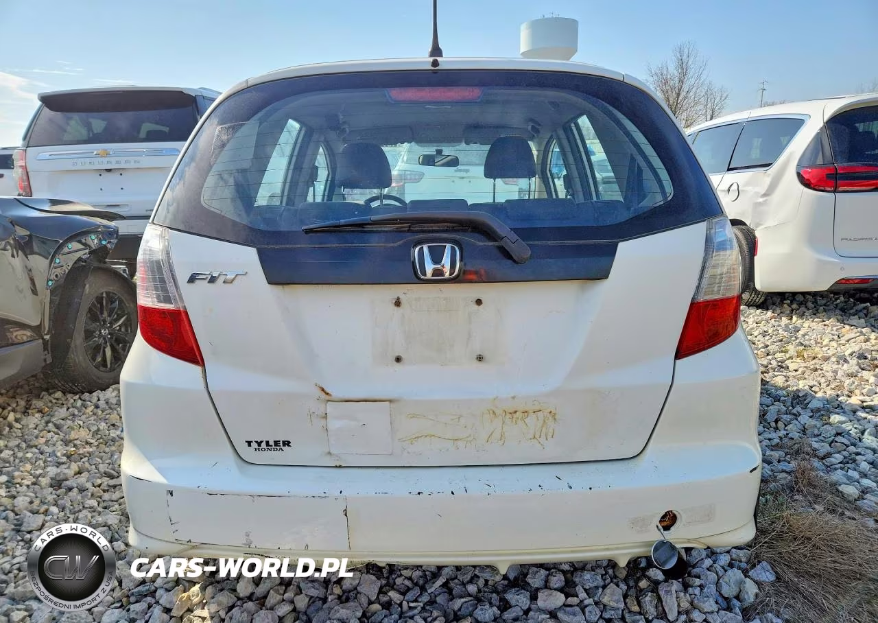 2013 Honda Fit VIN:JHMGE8H32DC048938 - 6