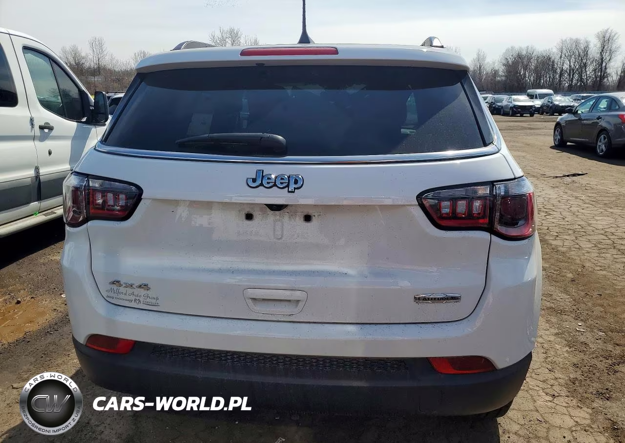2024 Jeep Compass Latitude Lux VIN:3C4NJDFN8RT583754 - 6