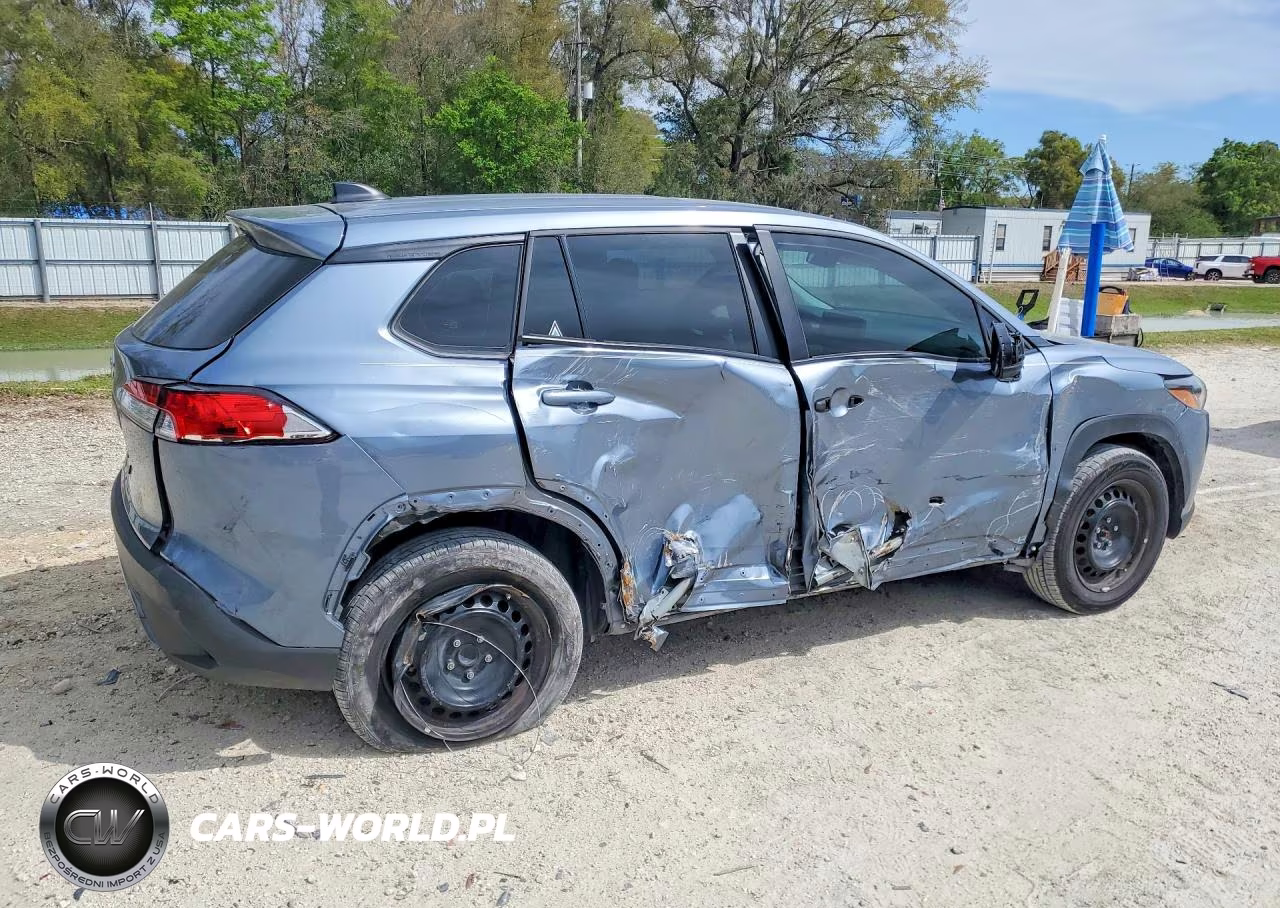 2024 Toyota Corolla Cross L VIN:7MUAAAAG7RV084868 - 3