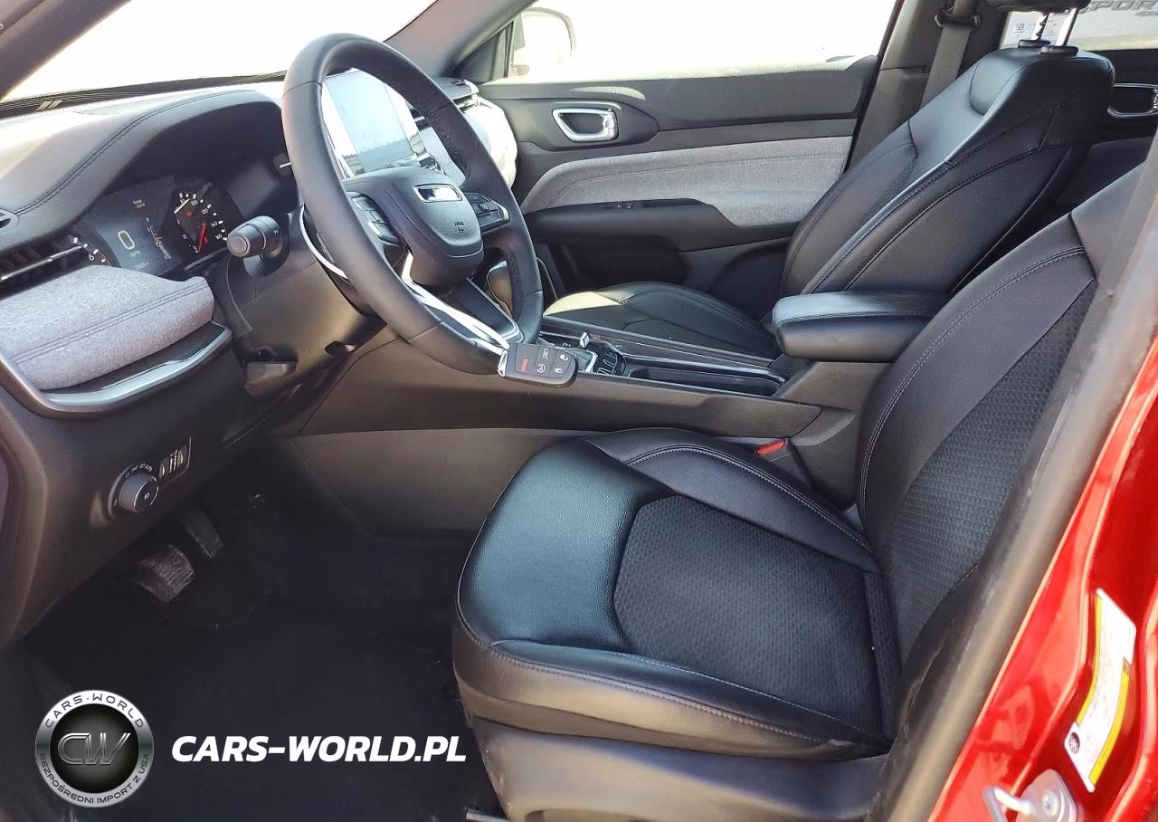 2025 Jeep Compass Latitude VIN:3C4NJDBN5ST547628 - 7