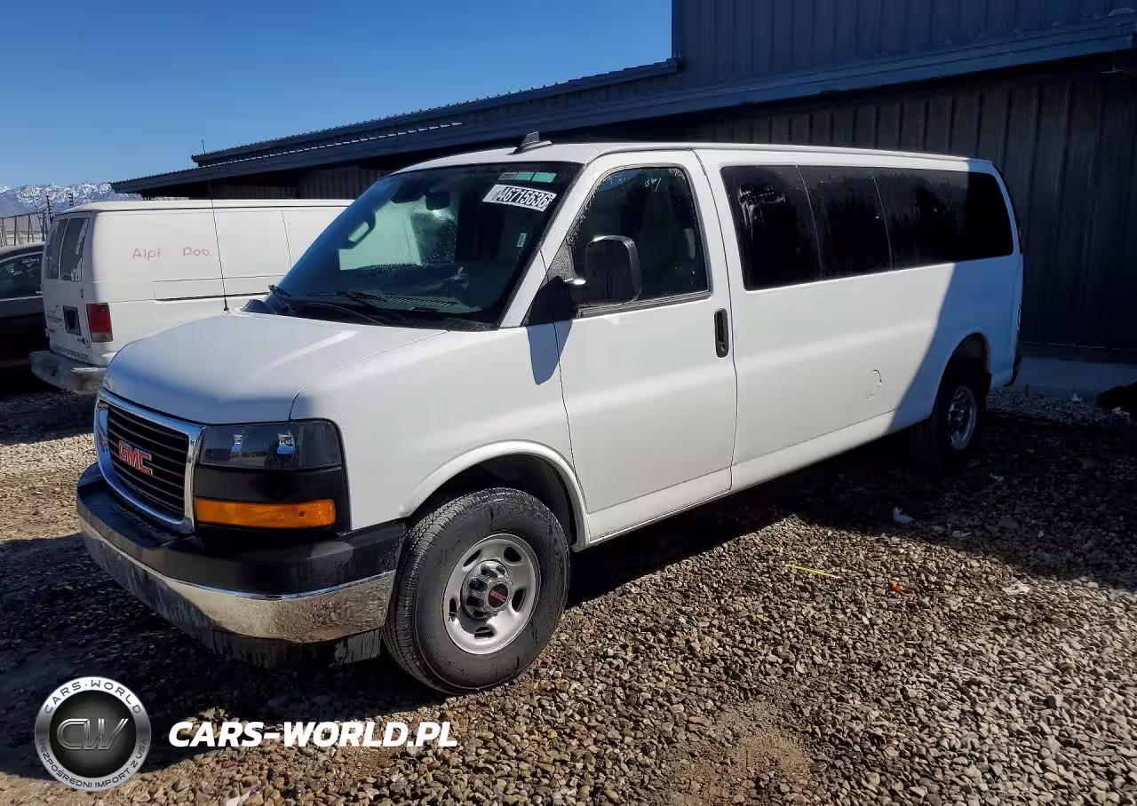 2025 GMC Savana G3500 Lt