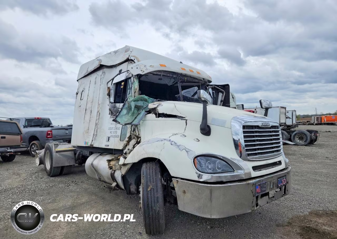 2005 Freightliner Columbia 120 Semi Truck