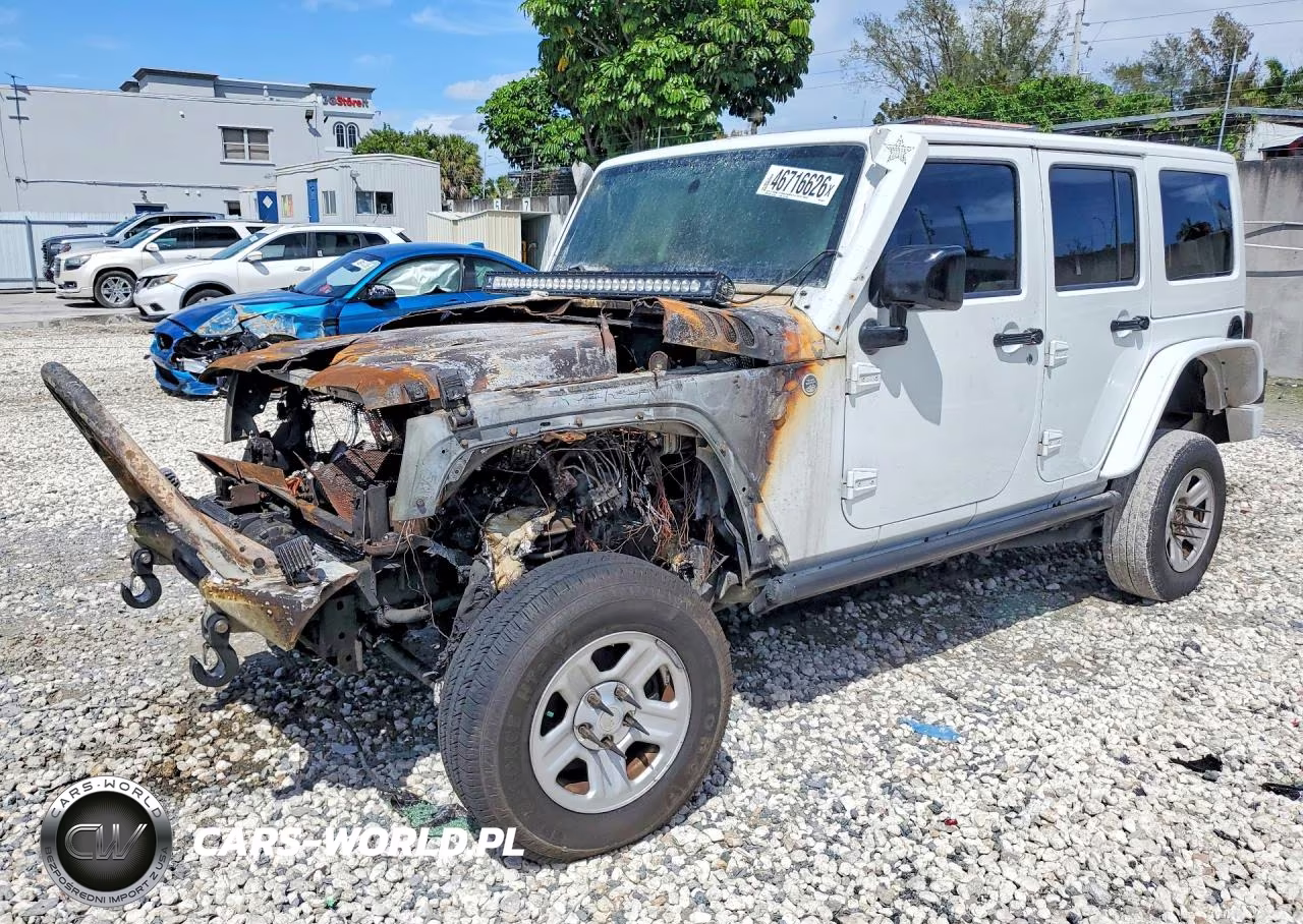 2015 Jeep Wrangler Unlimited Sahara – zdjęcie 1 z 12