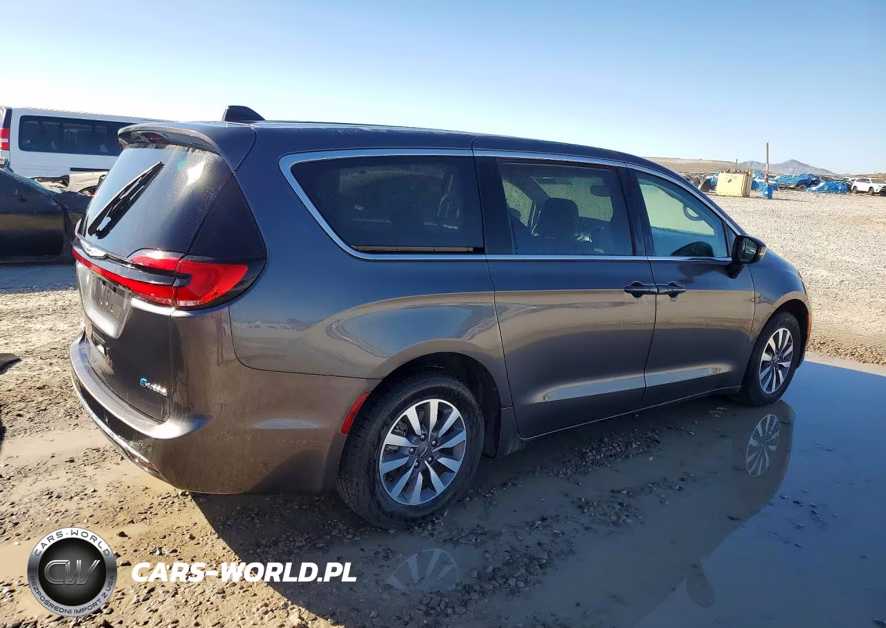 2023 Chrysler Pacifica Hybrid Touring L VIN:2C4RC1L75PR598907 - 3