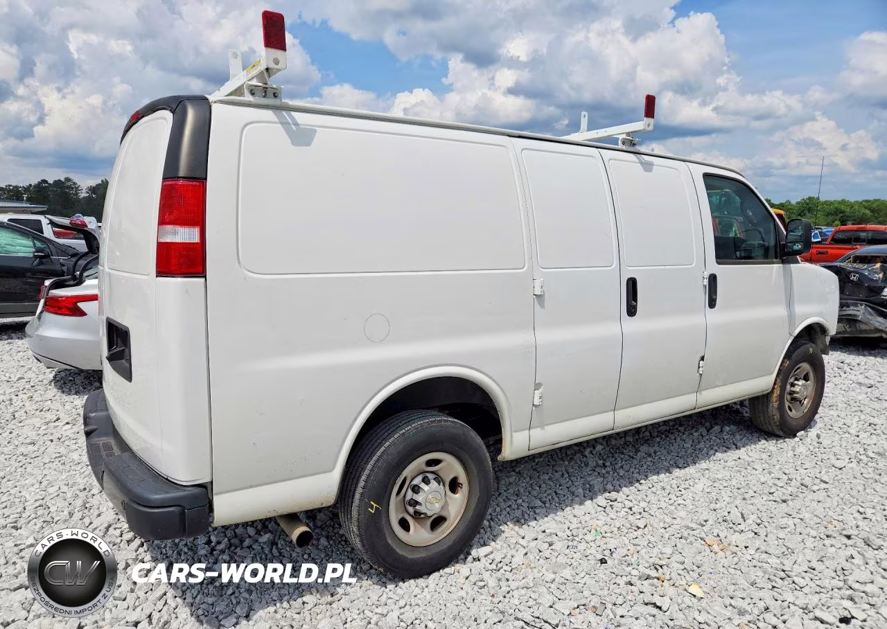 2023 Chevrolet Express 2500 Cargo Delivery Van VIN:1GCWGAFP5P1139951 - 3