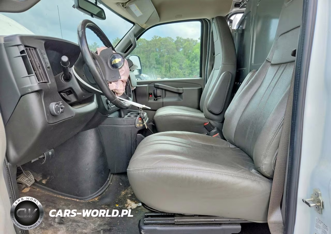 2023 Chevrolet Express 2500 Cargo Delivery Van VIN:1GCWGAFP5P1139951 - 7