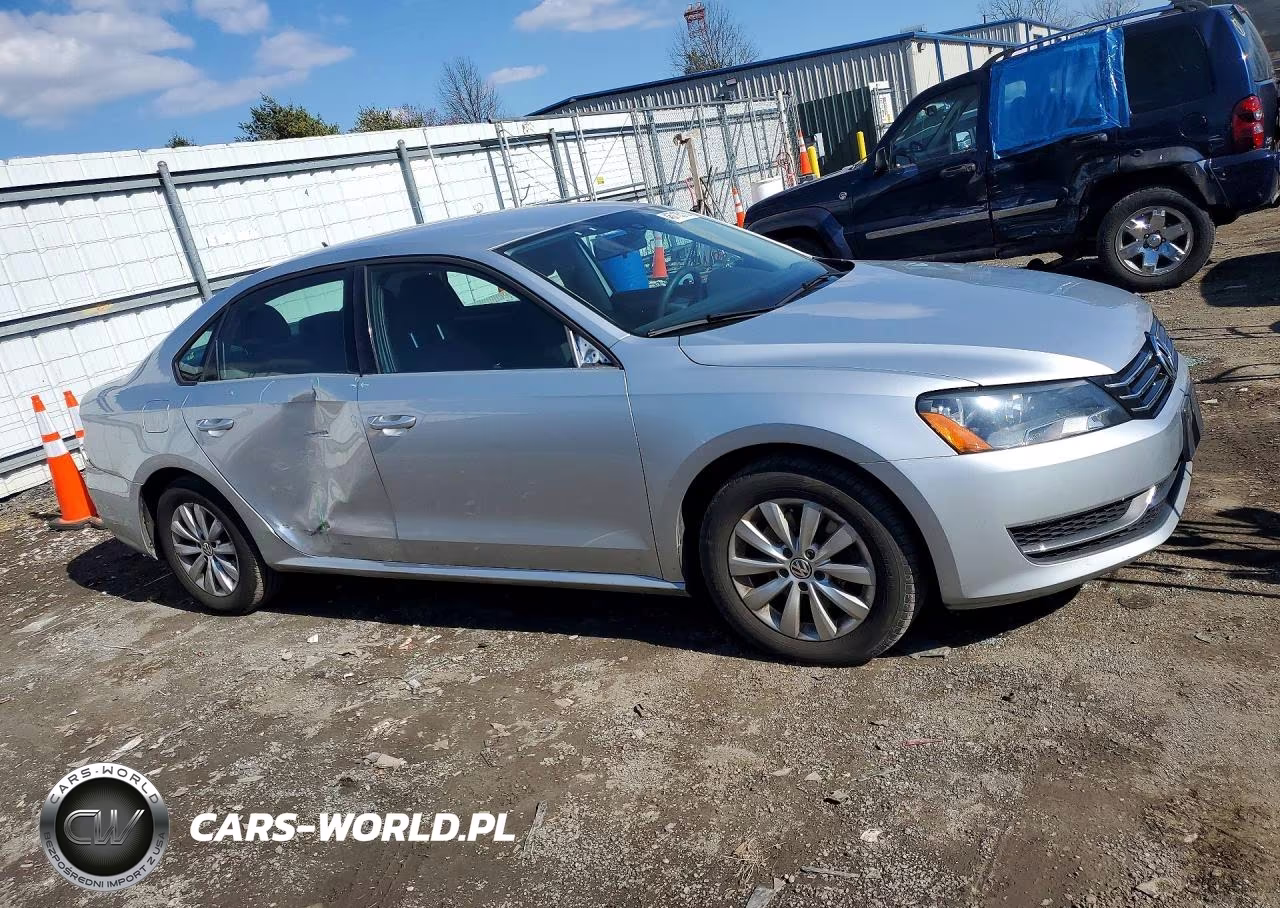 2012 Volkswagen Passat S VIN:1VWAP7A3XCC081137 - 4