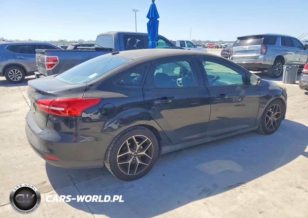 2017 Ford Focus Sel VIN:1FADP3H26HL249679 - 3
