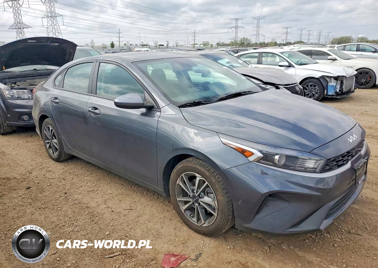 2023 Kia Forte Lxs VIN:3KPF24AD4PE586782 - 4