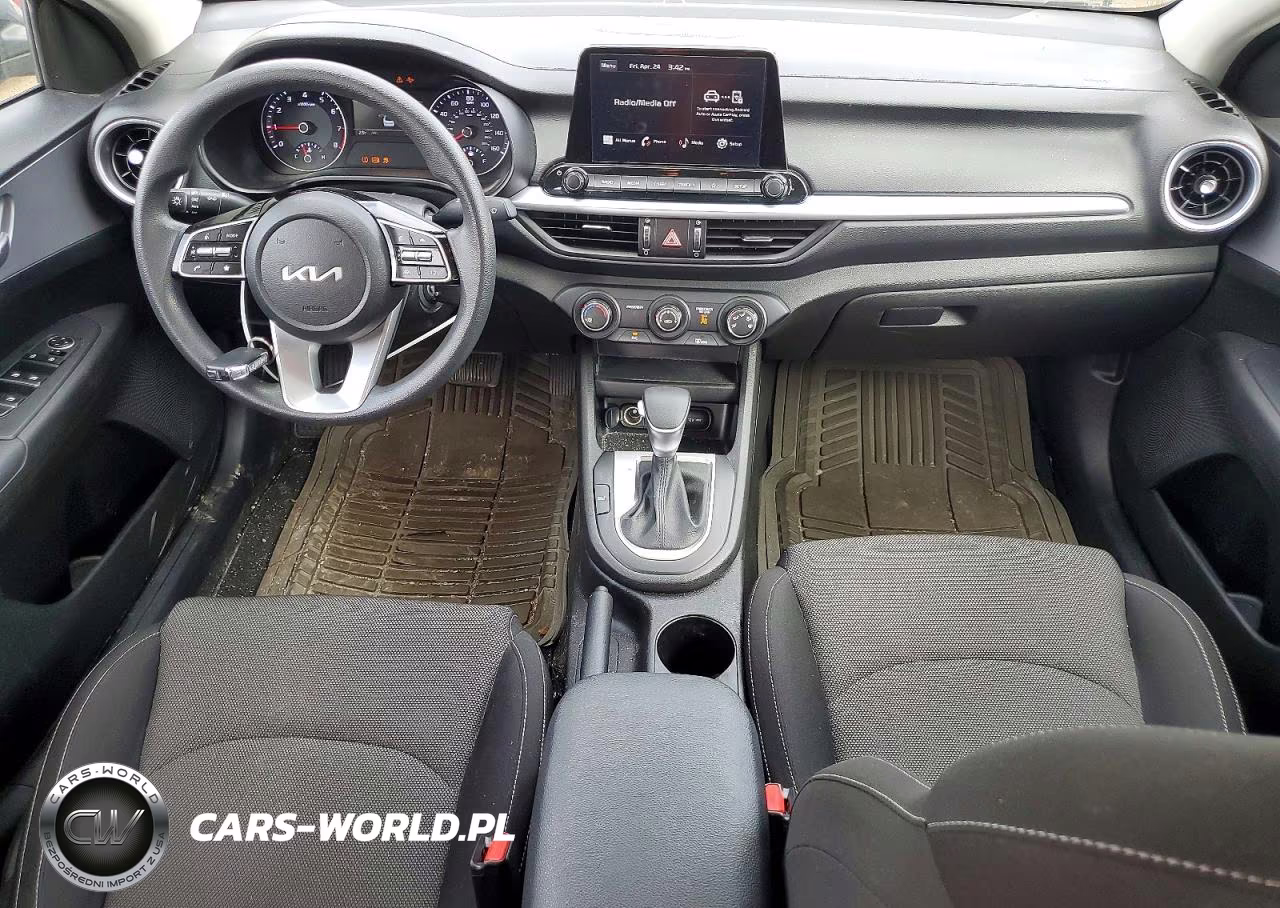 2023 Kia Forte Lxs VIN:3KPF24AD4PE586782 - 8
