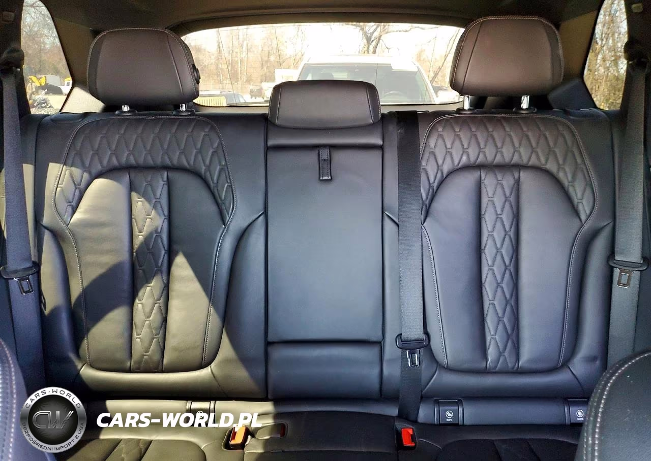 2019 BMW X5 xDrive50I VIN:5UXJU2C51KLN66955 - 10