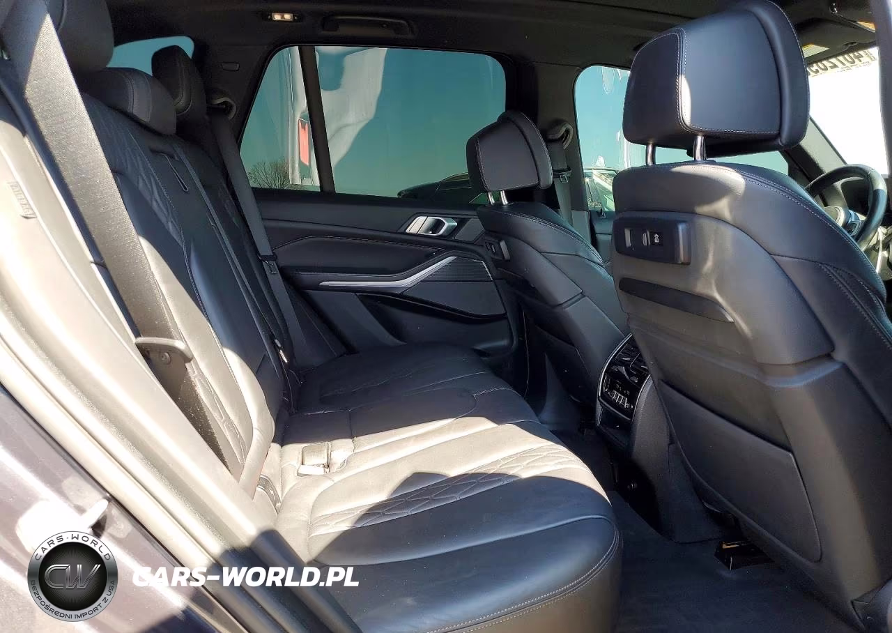 2019 BMW X5 xDrive50I VIN:5UXJU2C51KLN66955 - 11