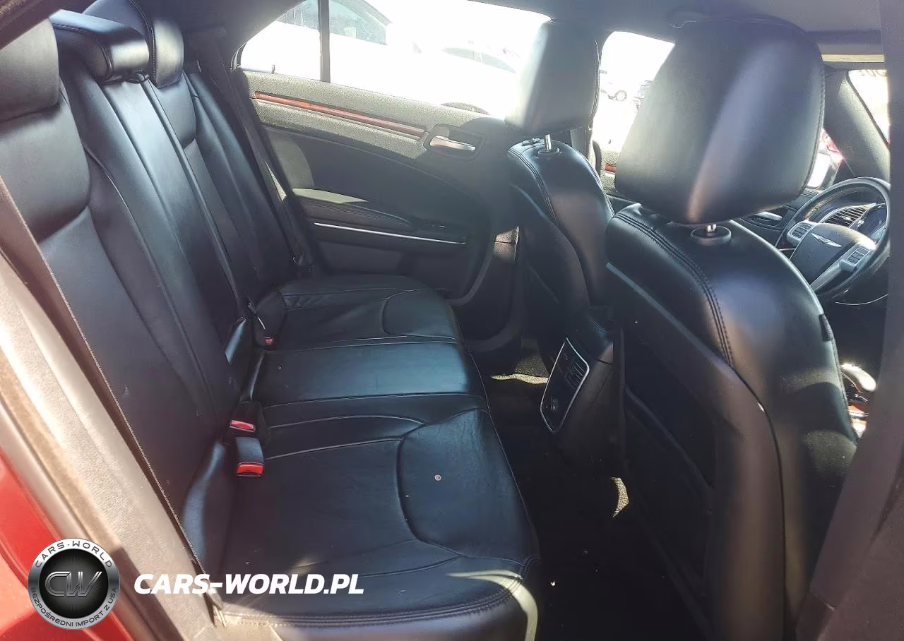 2014 Chrysler 300 VIN:2C3CCAAG3EH252631 - 10