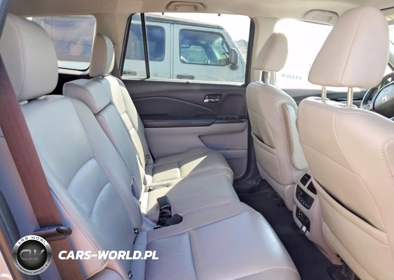 2017 Honda Pilot Touring VIN:5FNYF6H95HB076706 - 11
