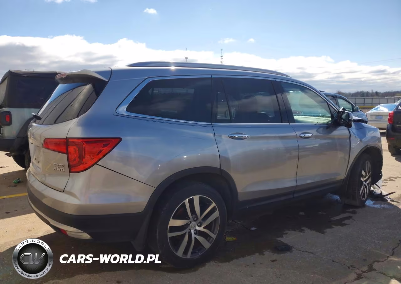 2017 Honda Pilot Touring VIN:5FNYF6H95HB076706 - 3