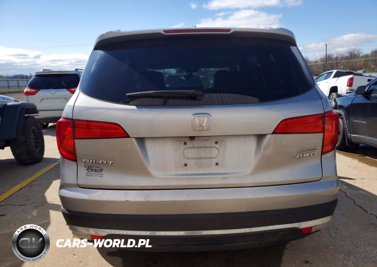 2017 Honda Pilot Touring VIN:5FNYF6H95HB076706 - 6