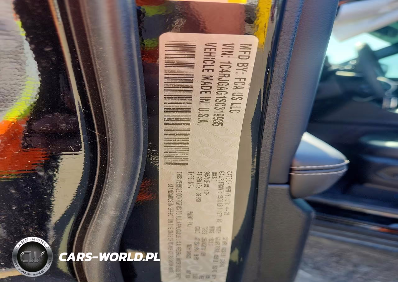 2025 Jeep Grand Cherokee Laredo VIN:1C4RJGAG1SC319935 - 13