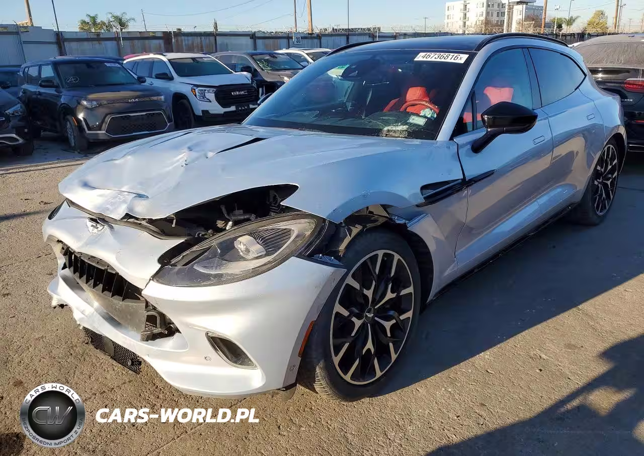 2021 Aston Martin Dbx