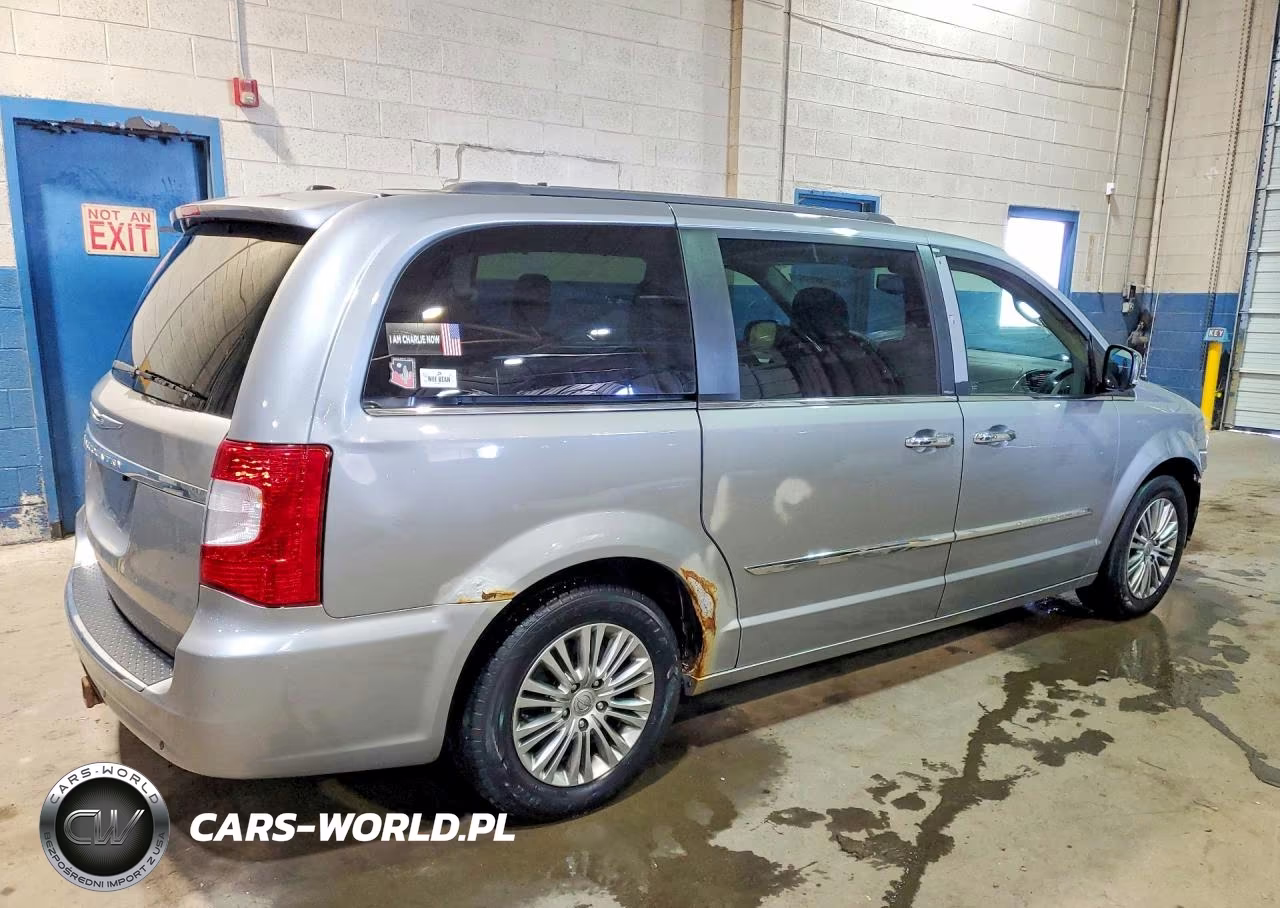 2013 Chrysler Town & Country Touring L VIN:2C4RC1CGXDR802547 - 3