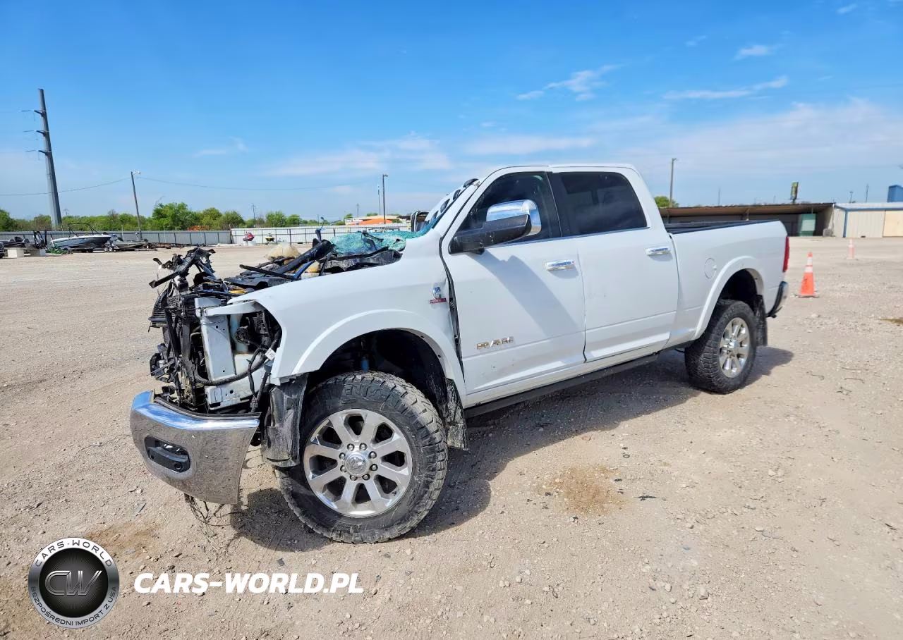 2019 Ram 2500 Laramie VIN:3C6UR5FL4KG520729 - 1
