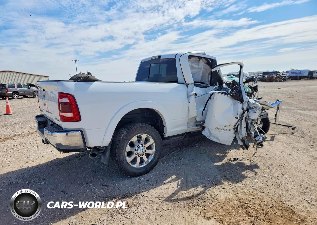 2019 Ram 2500 Laramie VIN:3C6UR5FL4KG520729 - 3