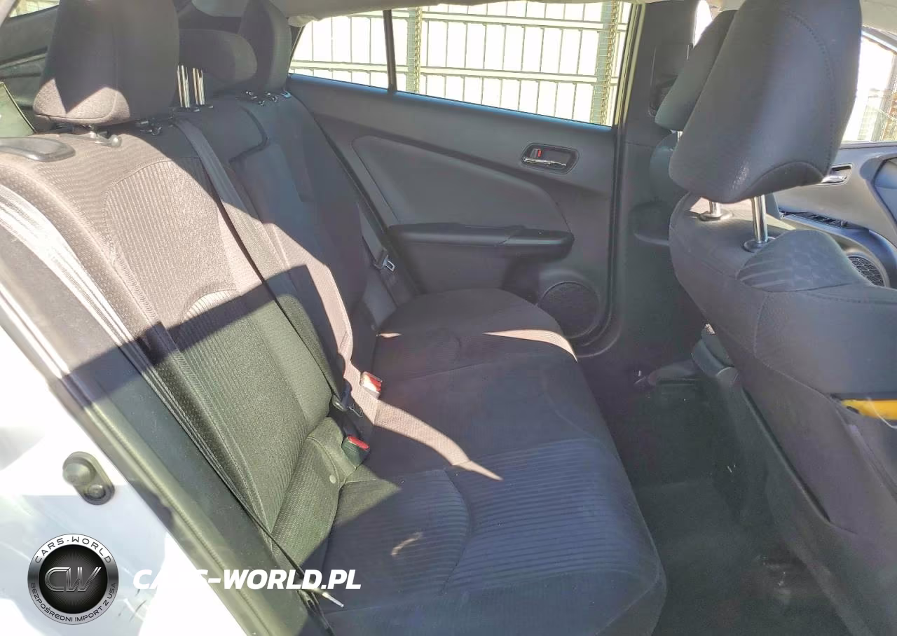 2016 Toyota Prius Three VIN:JTDKARFU7G3002261 - 10
