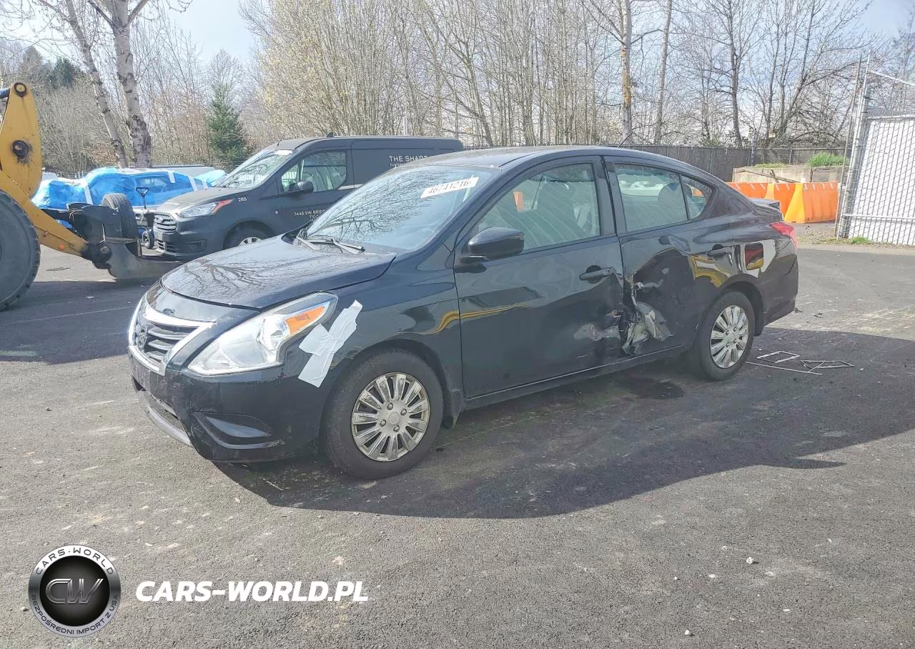 2017 Nissan Versa 1.6 S+