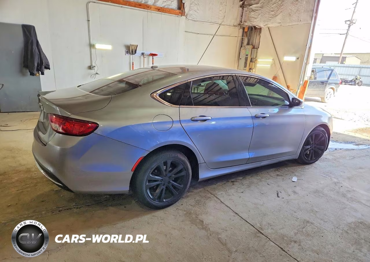 2015 Chrysler 200 Limited VIN:1C3CCCAB2FN660059 - 3