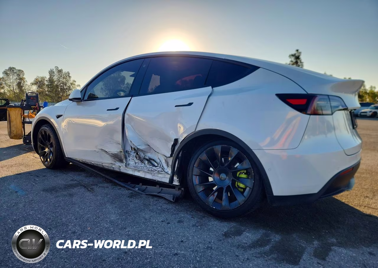 2020 Tesla Model Y VIN:5YJYGDEE8LF022876 - 2