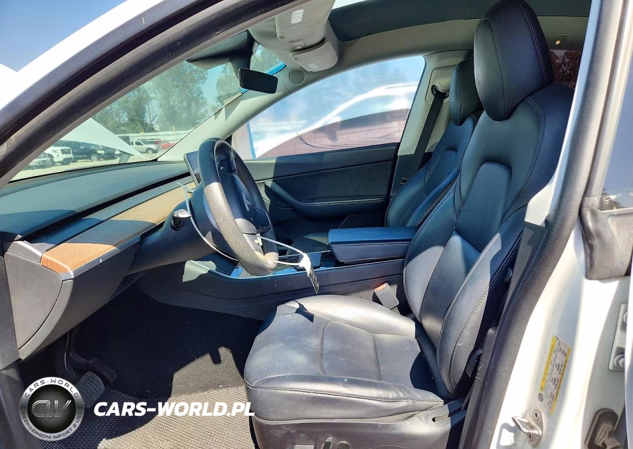 2020 Tesla Model Y VIN:5YJYGDEE8LF022876 - 7