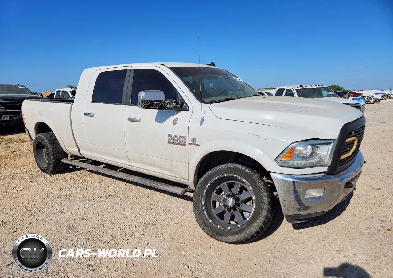 2013 Ram 2500 Laramie VIN:3C6UR5NL5DG541318 - 4