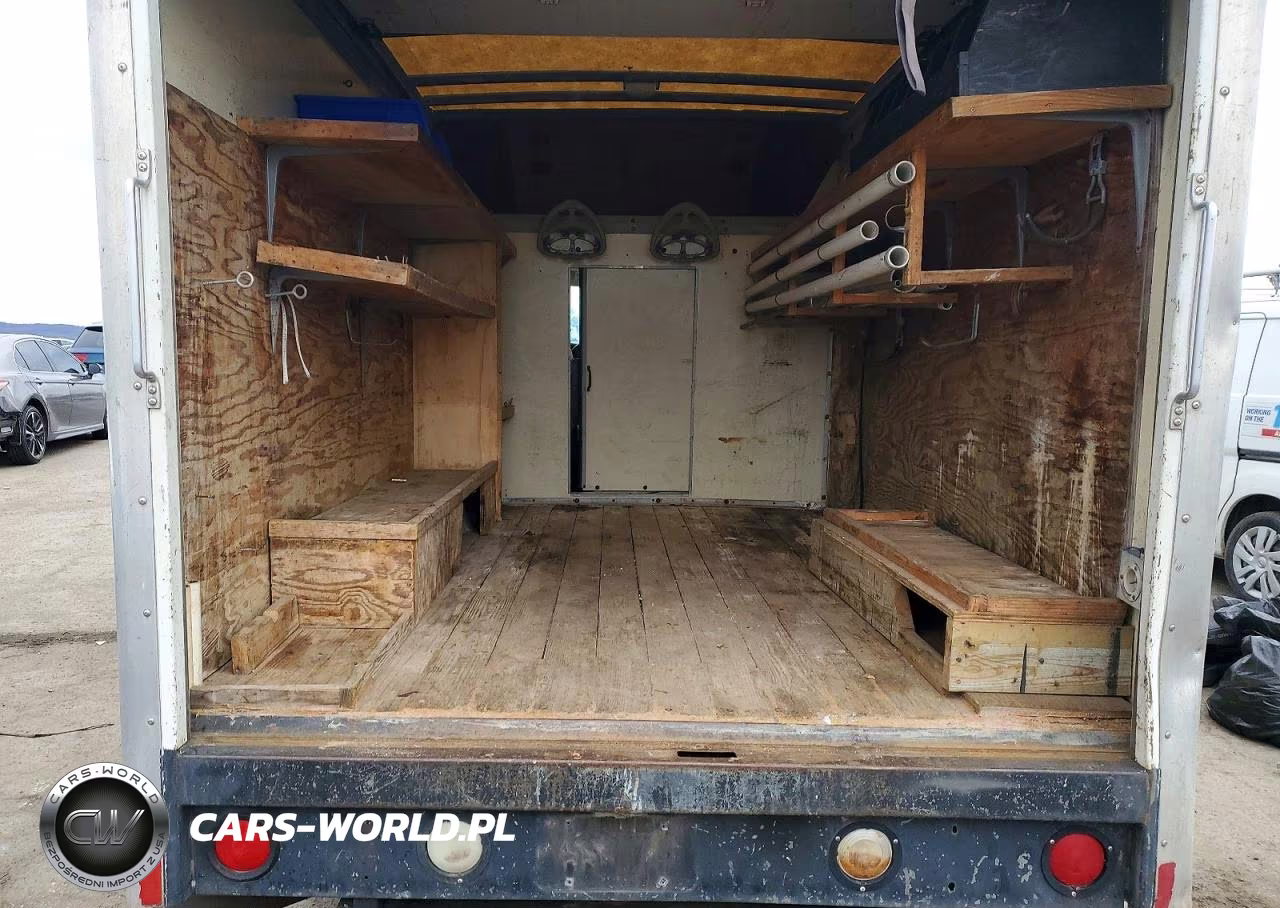 2005 Chevrolet Express Delivery Truck VIN:1GBHG31V251162020 - 10