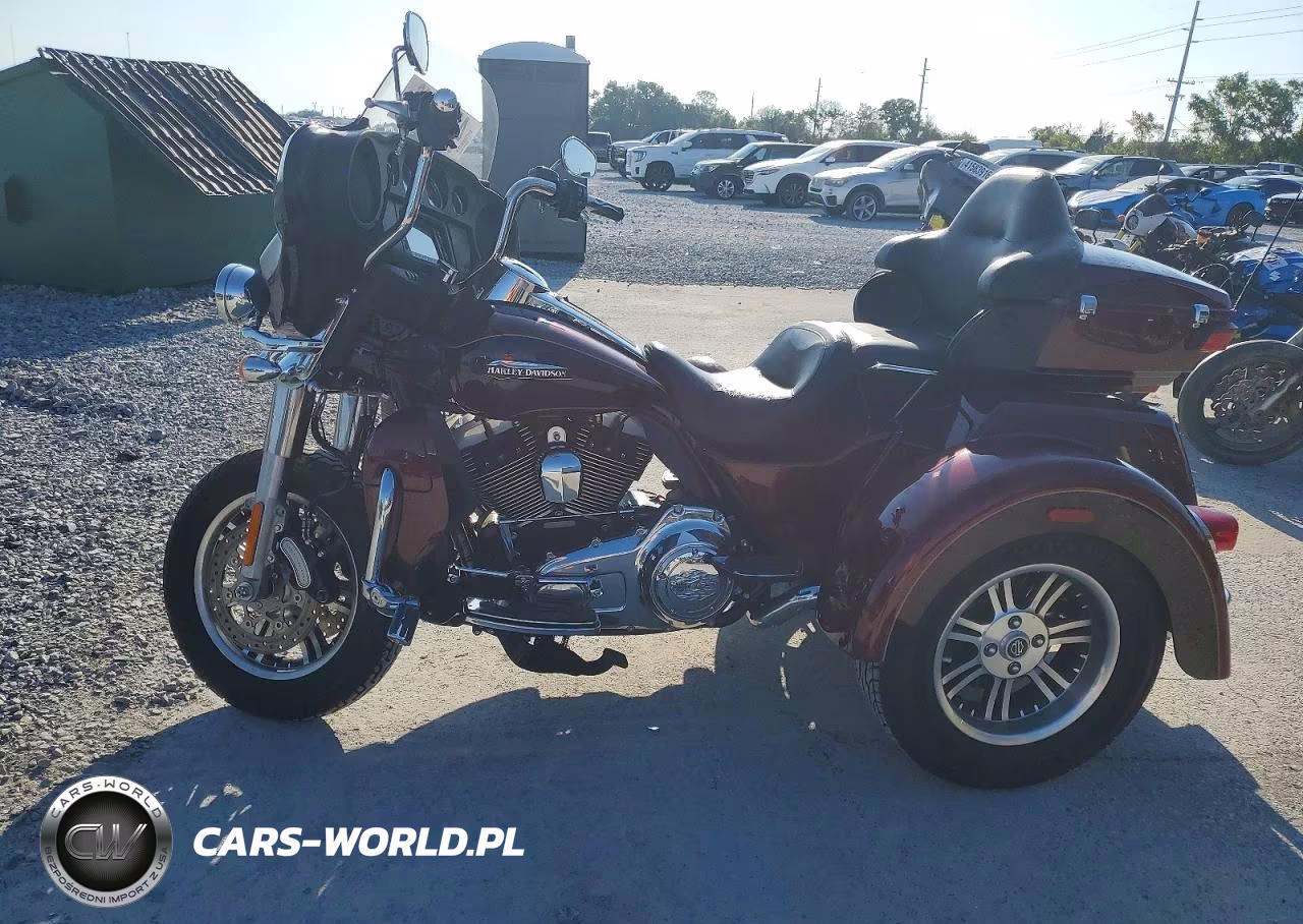 2014 Harley Davidson Flhtcutg Tri Glide Ultra VIN:1HD1MAL12EB859216 - 3