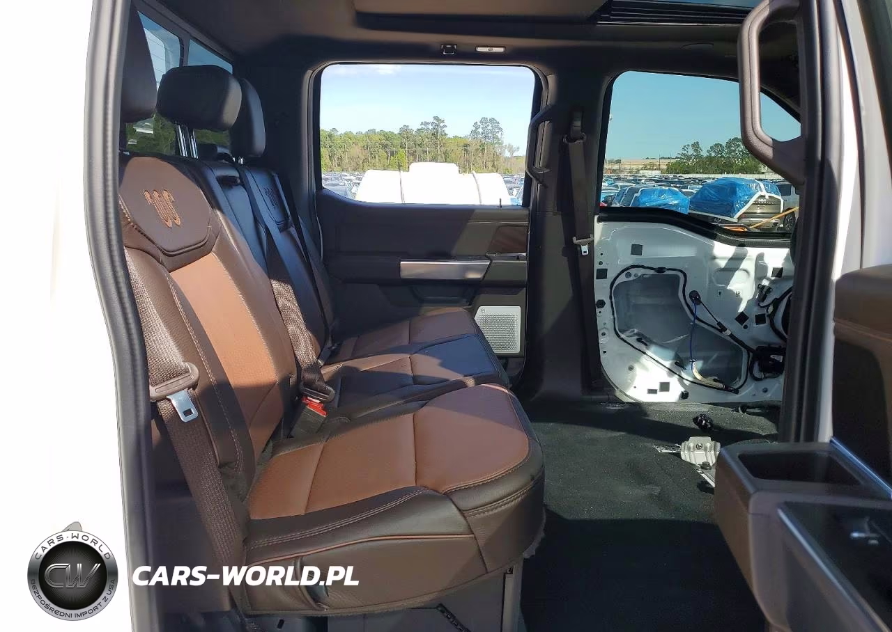 2025 Ford F350 Super Duty VIN:1FT8W3BMXSEC60561 - 10