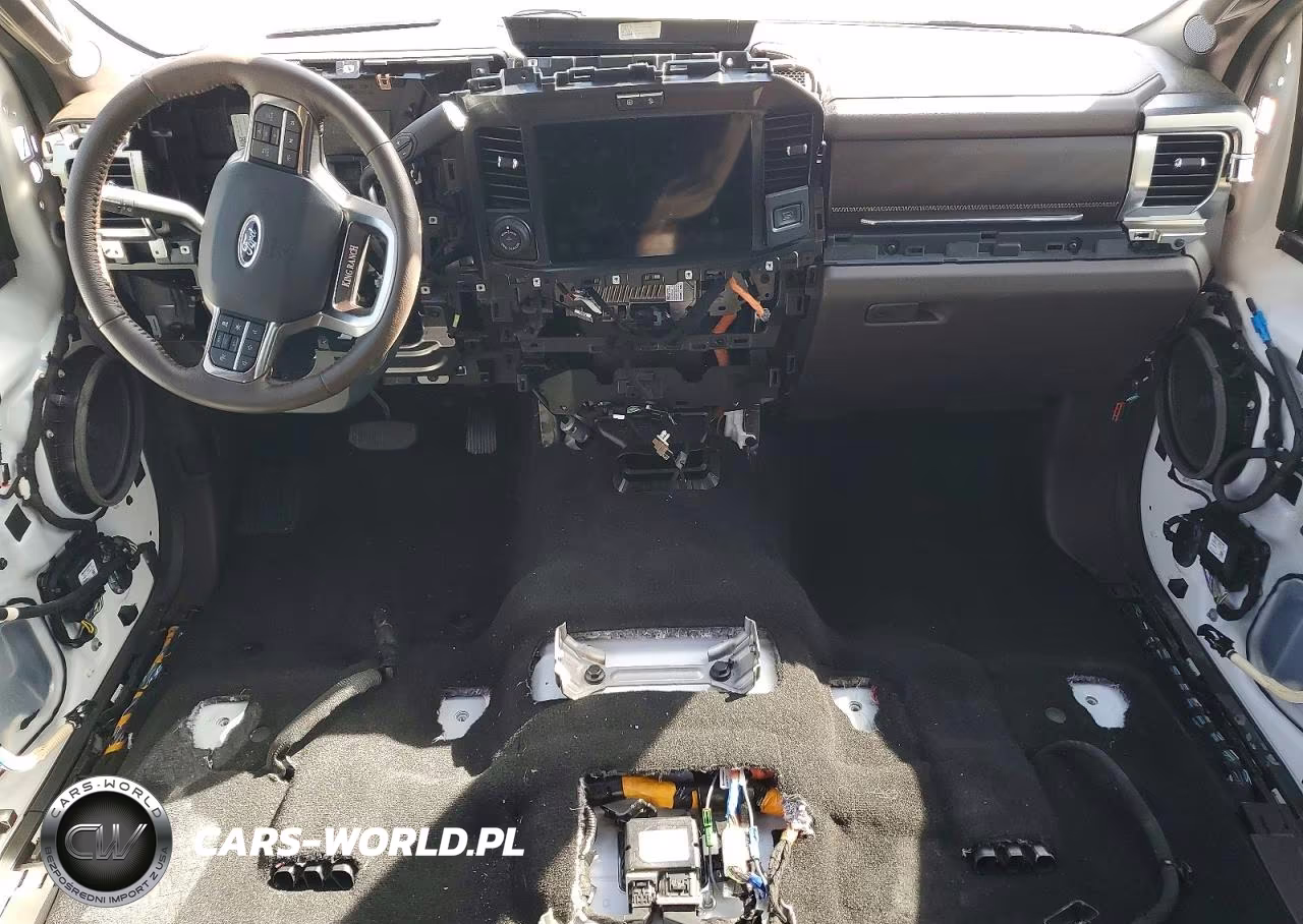 2025 Ford F350 Super Duty VIN:1FT8W3BMXSEC60561 - 8