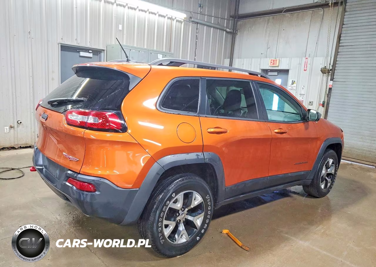 2015 Jeep Cherokee Trailhawk VIN:1C4PJMBS7FW756433 - 3