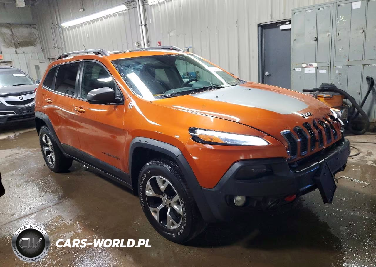 2015 Jeep Cherokee Trailhawk VIN:1C4PJMBS7FW756433 - 4
