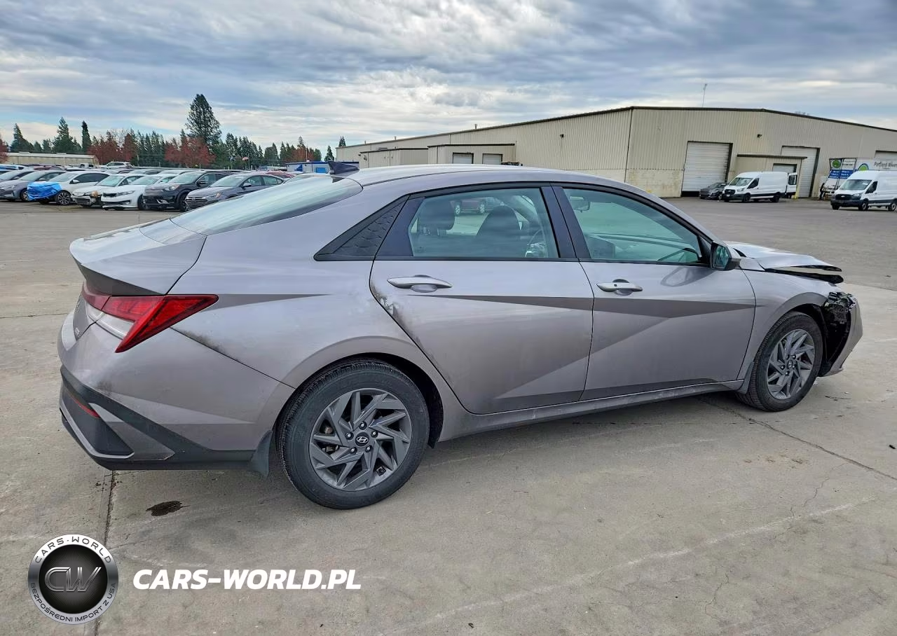 2024 Hyundai Elantra Hybrid Blue VIN:KMHLM4DJXRU121051 - 3
