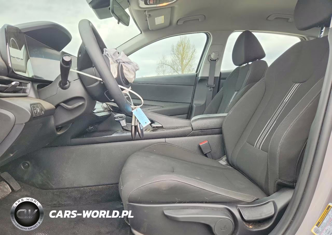 2024 Hyundai Elantra Hybrid Blue VIN:KMHLM4DJXRU121051 - 7