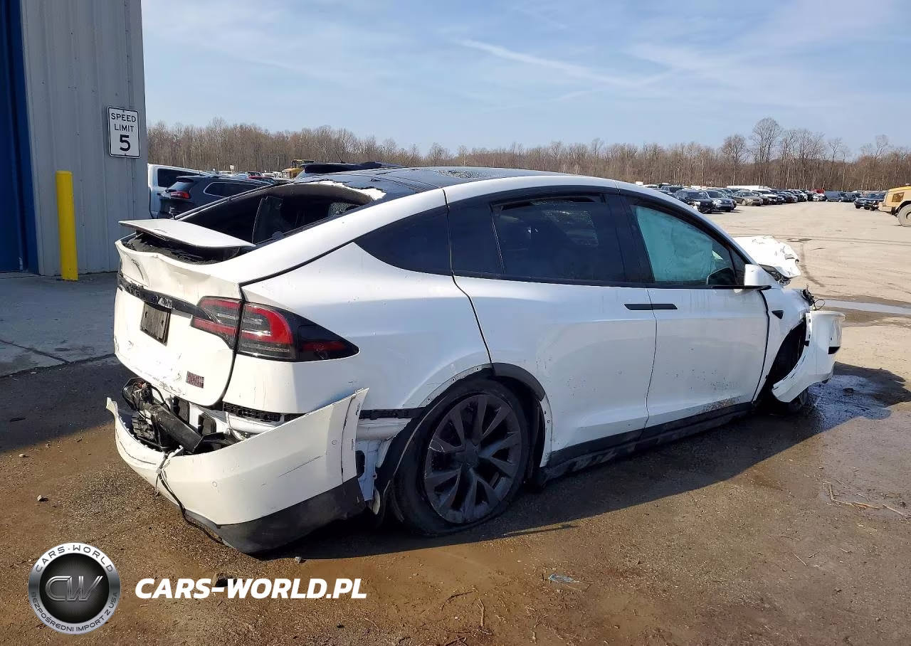 2022 Tesla Model X VIN:7SAXCBE6XNF341559 - 3