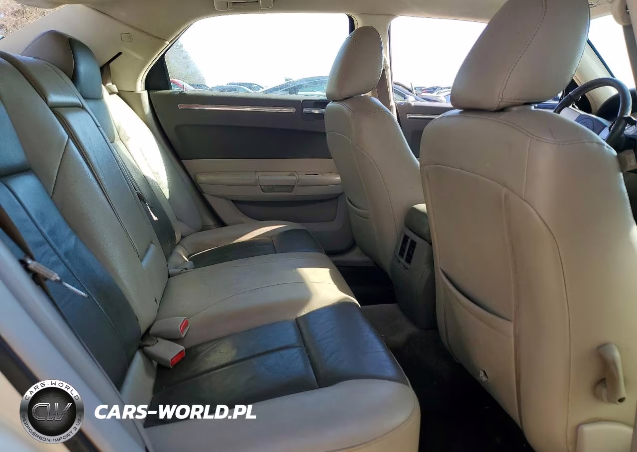 2008 Chrysler 300 Touring VIN:2C3LA53GX8H223738 - 10