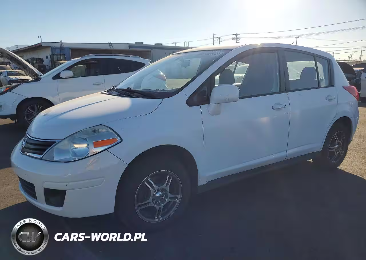 2011 Nissan Versa 1.8 S
