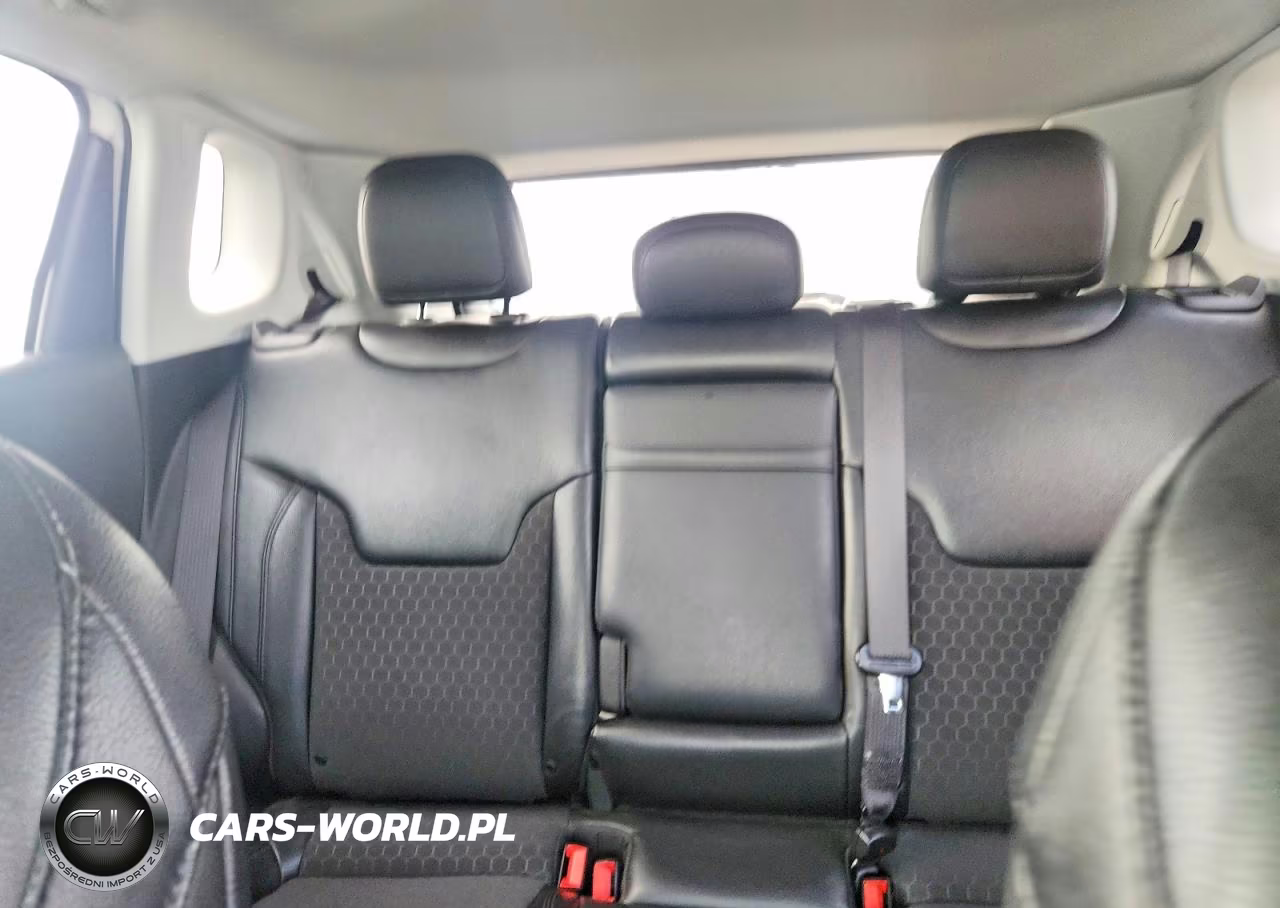 2019 Jeep Compass Latitude VIN:3C4NJDBB1KT741966 - 10